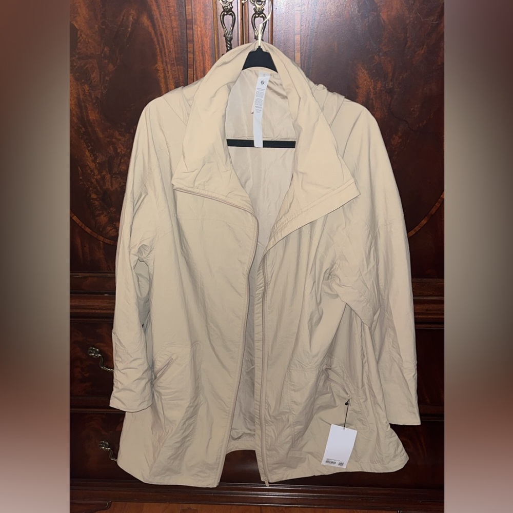 Lululemon Hooded Mid-Length Utility Jacket. NWT. Size XL.